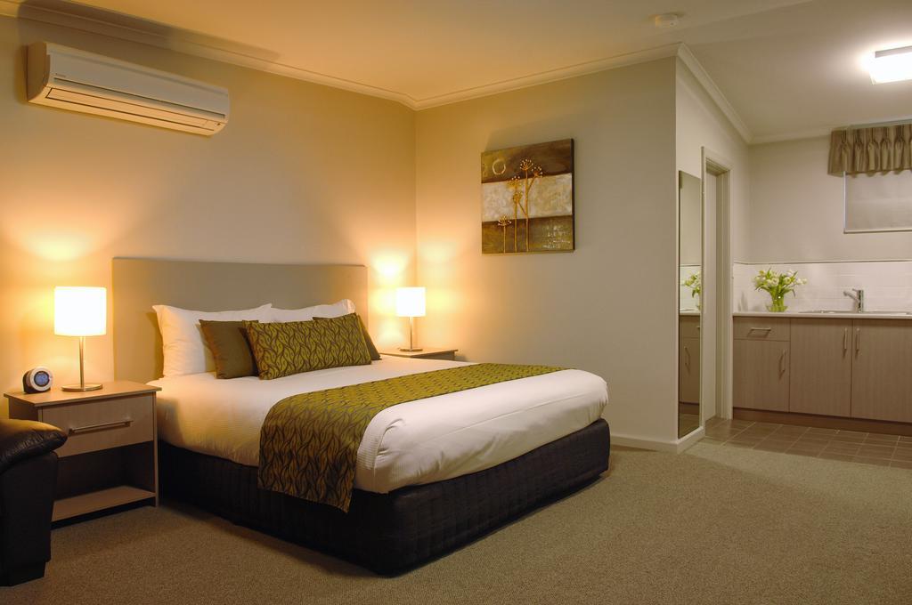 Tower Motor Inn Mount Gambier Room photo